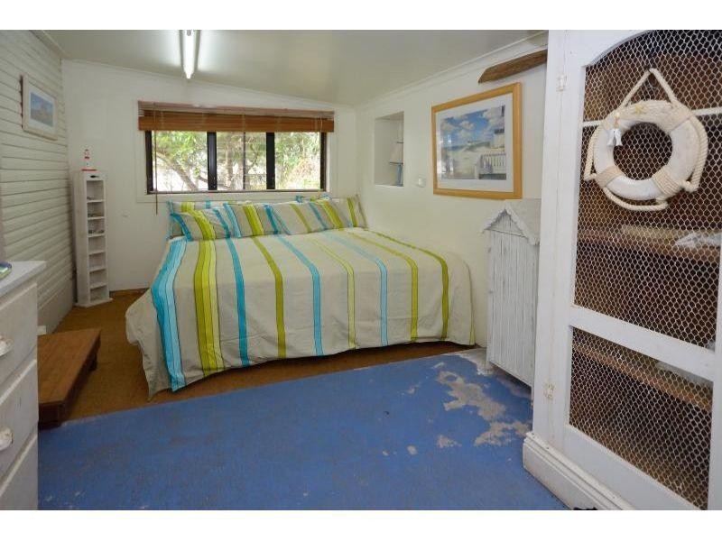 8 Boreen Pde, Boreen Point QLD 4565