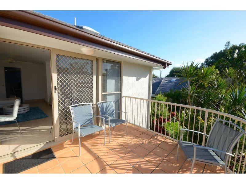 20/4 Lake Weyba Drive, Noosaville QLD 4566