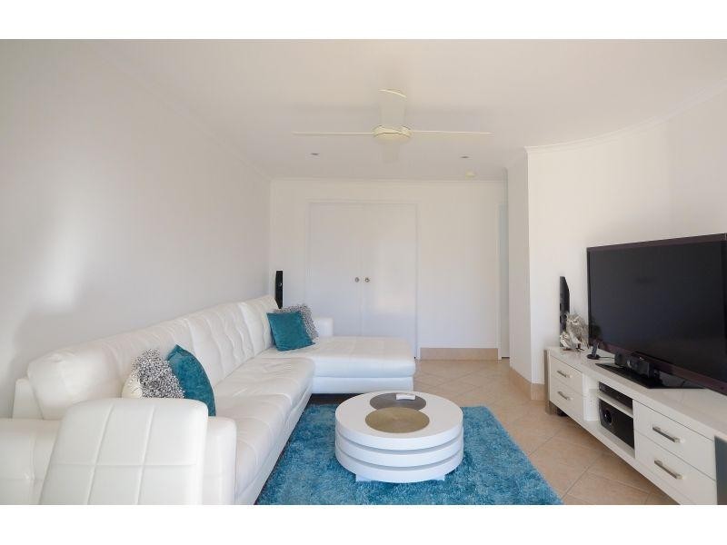 20/4 Lake Weyba Drive, Noosaville QLD 4566