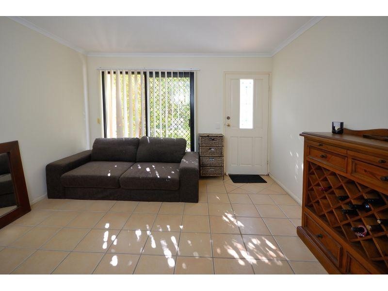 4/3 Lipton Street, Sunrise Beach QLD 4567