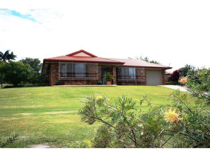 25 Emerald Drive, Southside QLD 4570