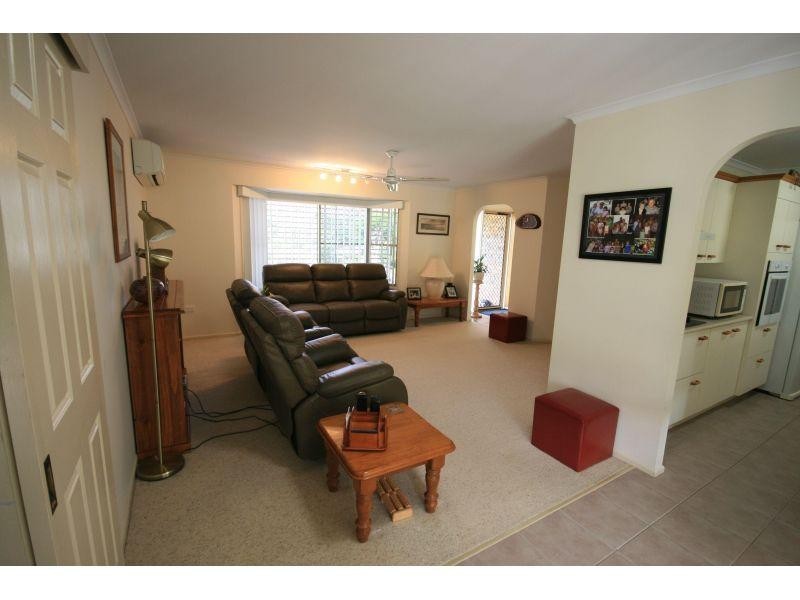 25 Emerald Drive, Southside QLD 4570