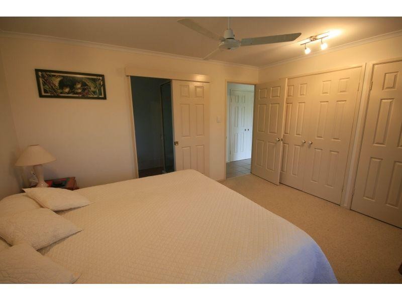 25 Emerald Drive, Southside QLD 4570