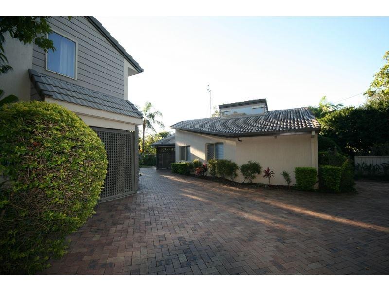 Unit 4/37-39 Thomas St, Noosaville QLD 4566