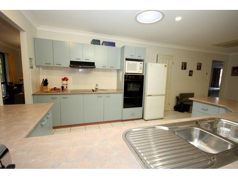 82 Lake Entrance Blvd, Noosaville QLD 4566