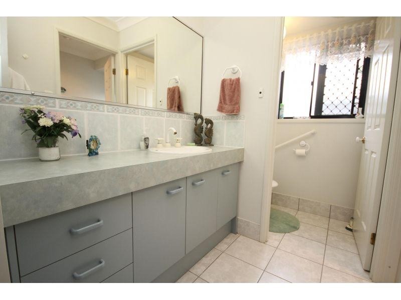 82 Lake Entrance Blvd, Noosaville QLD 4566