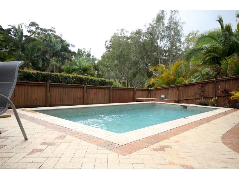 82 Lake Entrance Blvd, Noosaville QLD 4566