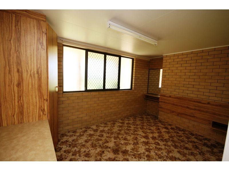 8 Goldstone Crescent, Southside QLD 4570