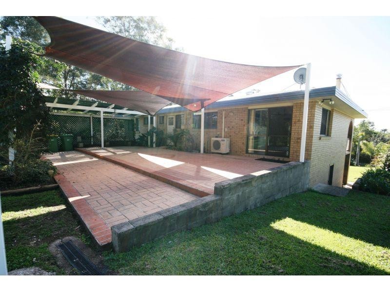 8 Goldstone Crescent, Southside QLD 4570