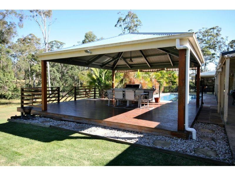 16 Lindsay Street, Southside QLD 4570
