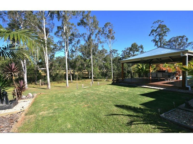 16 Lindsay Street, Southside QLD 4570