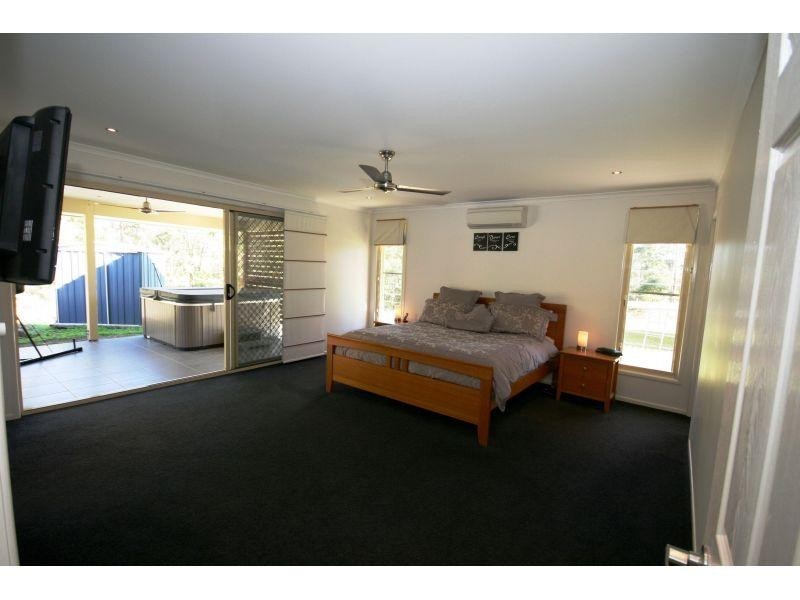 16 Lindsay Street, Southside QLD 4570