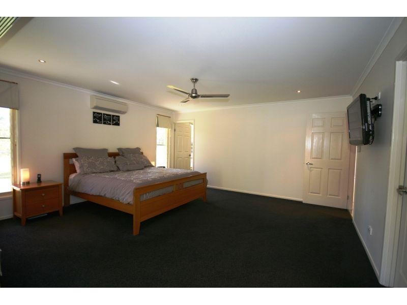 16 Lindsay Street, Southside QLD 4570
