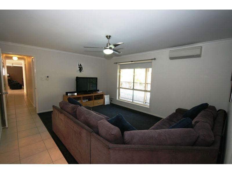 16 Lindsay Street, Southside QLD 4570