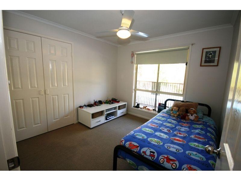 16 Lindsay Street, Southside QLD 4570
