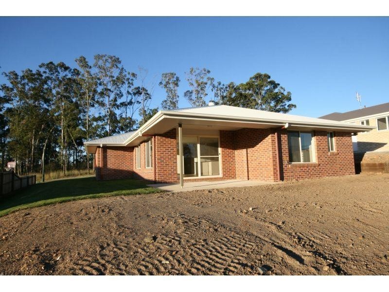 27 Kimberley Avenue, Southside QLD 4570
