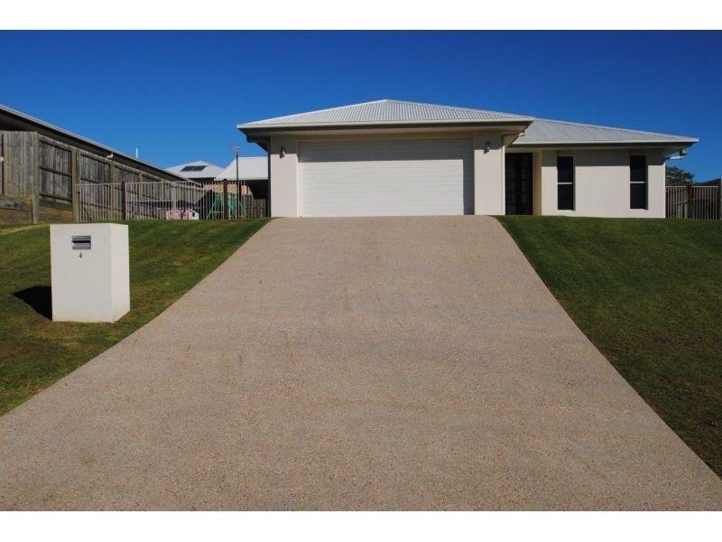 4 Chairmans Close, Jones Hill QLD 4570