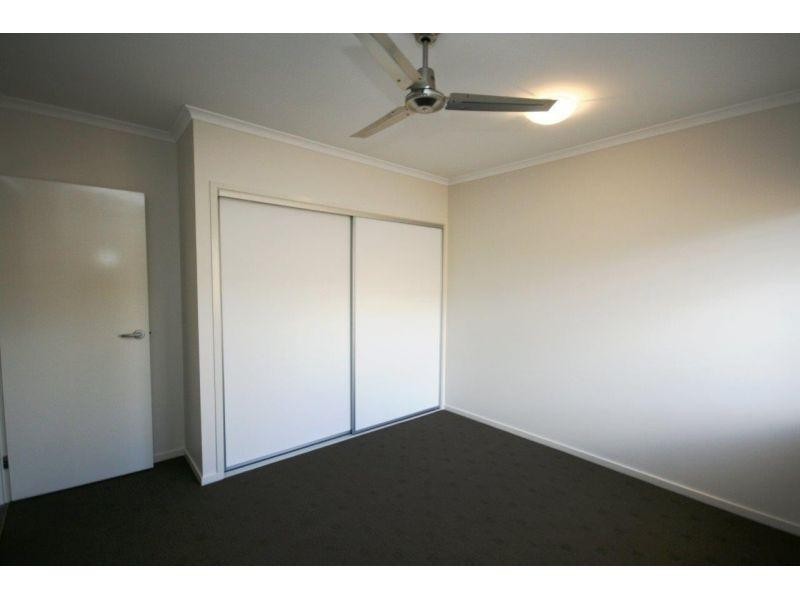 4 Chairmans Close, Jones Hill QLD 4570