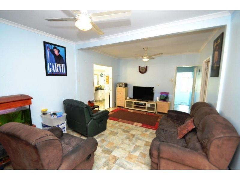 44 Hall Road, Mothar Mountain QLD 4570