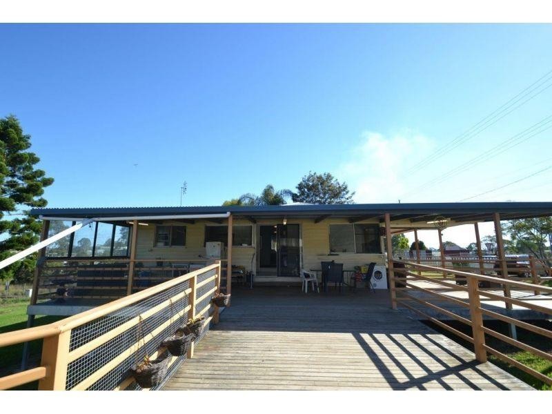 44 Hall Road, Mothar Mountain QLD 4570