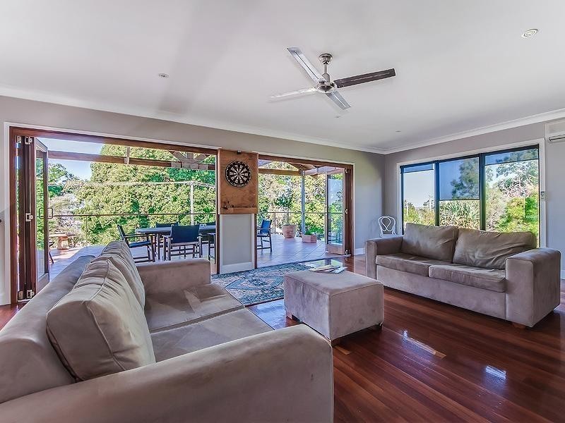 6 Orchard Ave, Boreen Point QLD 4565