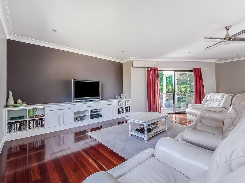 6 Orchard Ave, Boreen Point QLD 4565