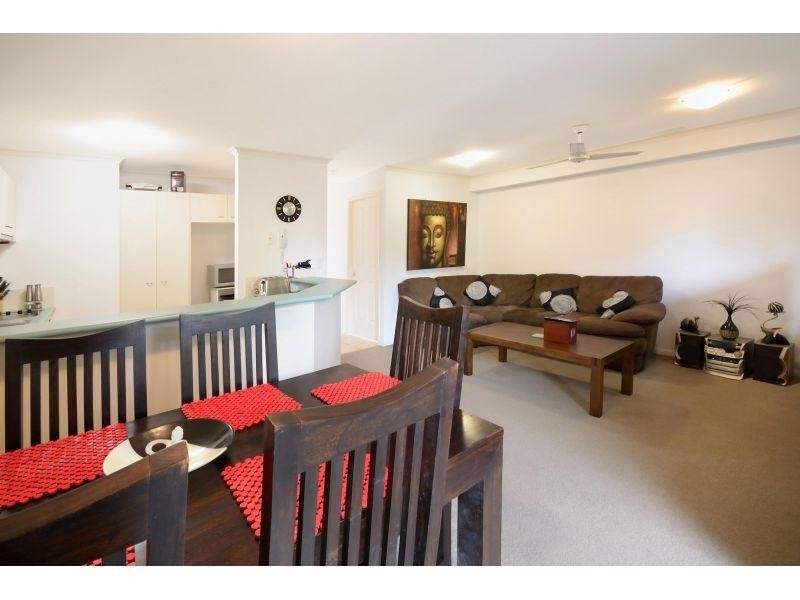 12/18 Lake Weyba Drive, Noosaville QLD 4566