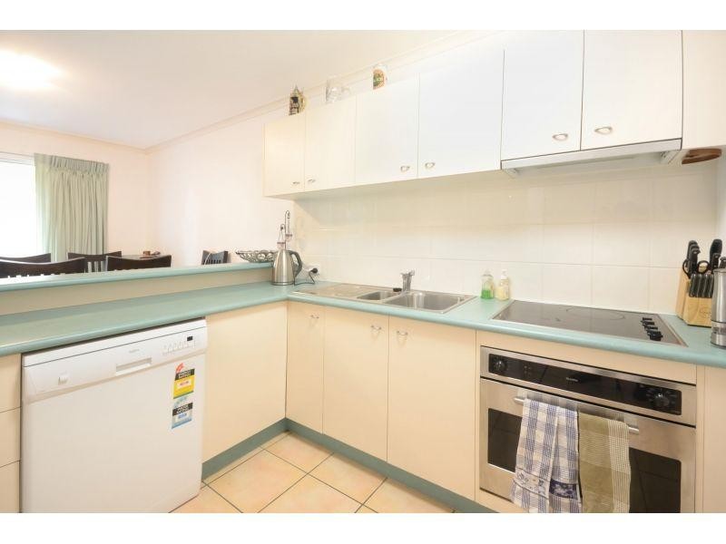 12/18 Lake Weyba Drive, Noosaville QLD 4566