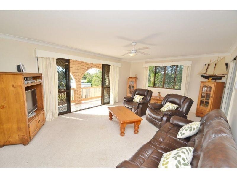 17 Sorensen Road, Southside QLD 4570