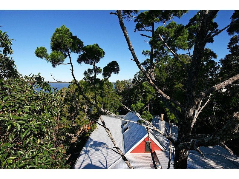 1 Boreen Parade, Boreen Point QLD 4565