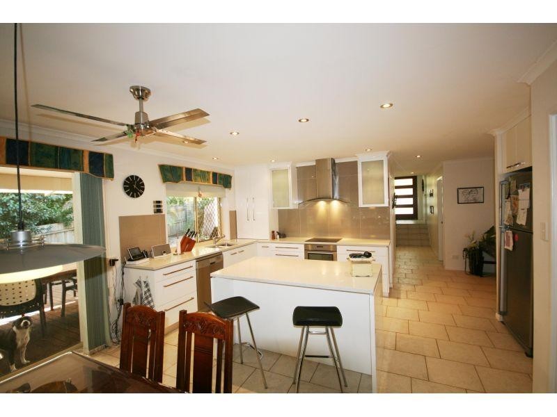 23 Burgess Drive, Noosaville QLD 4566