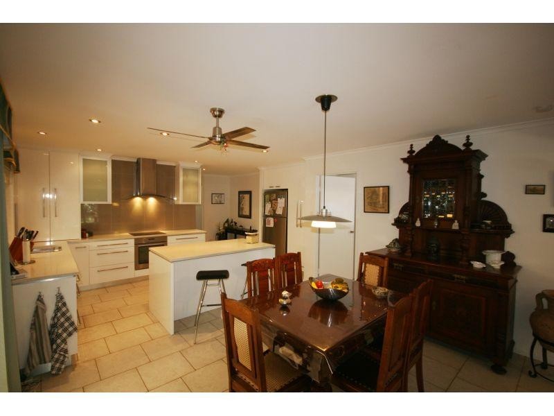 23 Burgess Drive, Noosaville QLD 4566