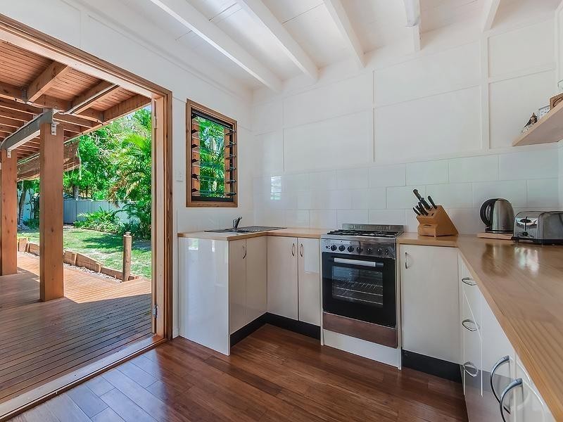 20 Orchard Ave, Boreen Point QLD 4565
