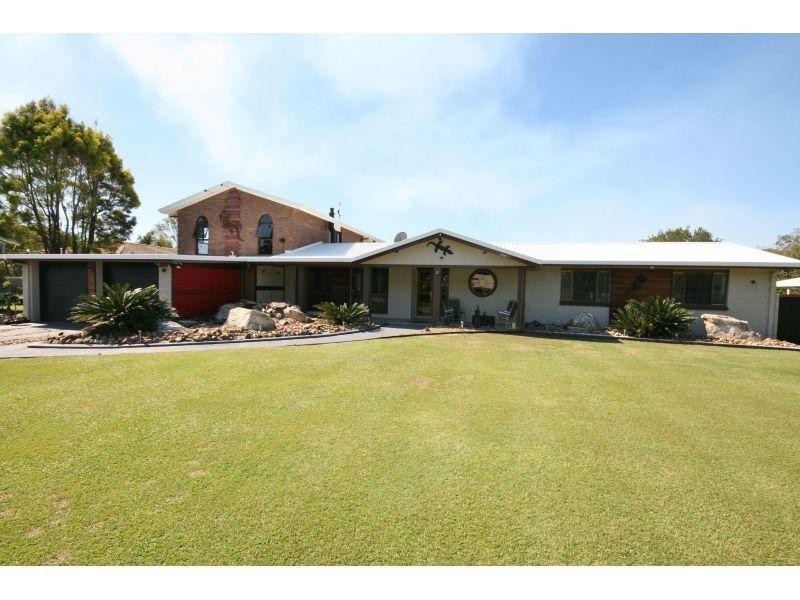 3 Rosslyn Road, Southside QLD 4570