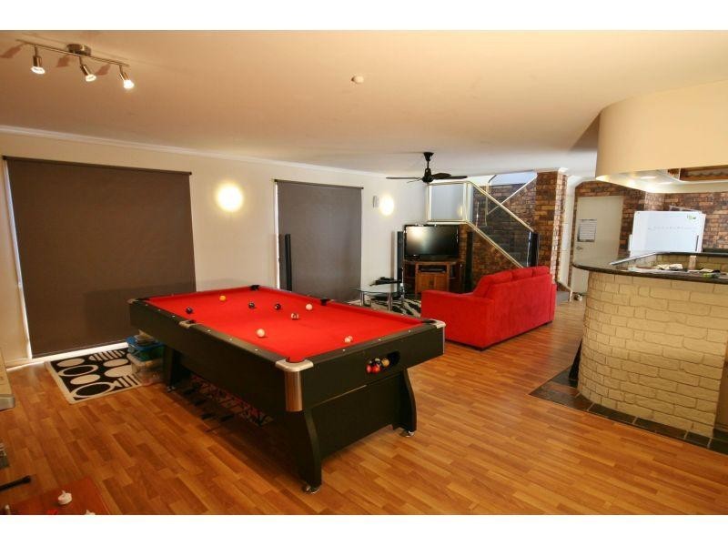 3 Rosslyn Road, Southside QLD 4570