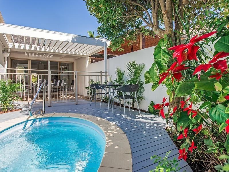 4/2 Swan Street, Noosaville QLD 4566