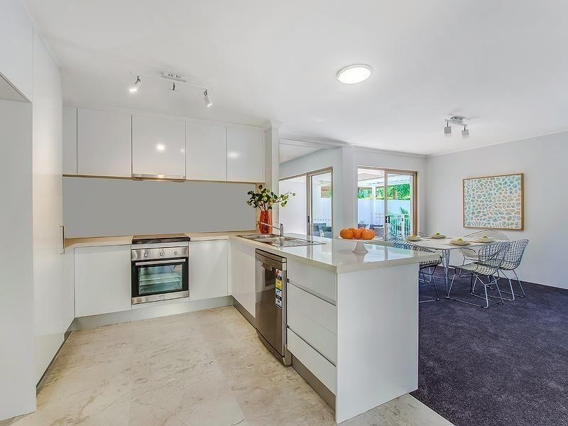 4/2 Swan Street, Noosaville QLD 4566