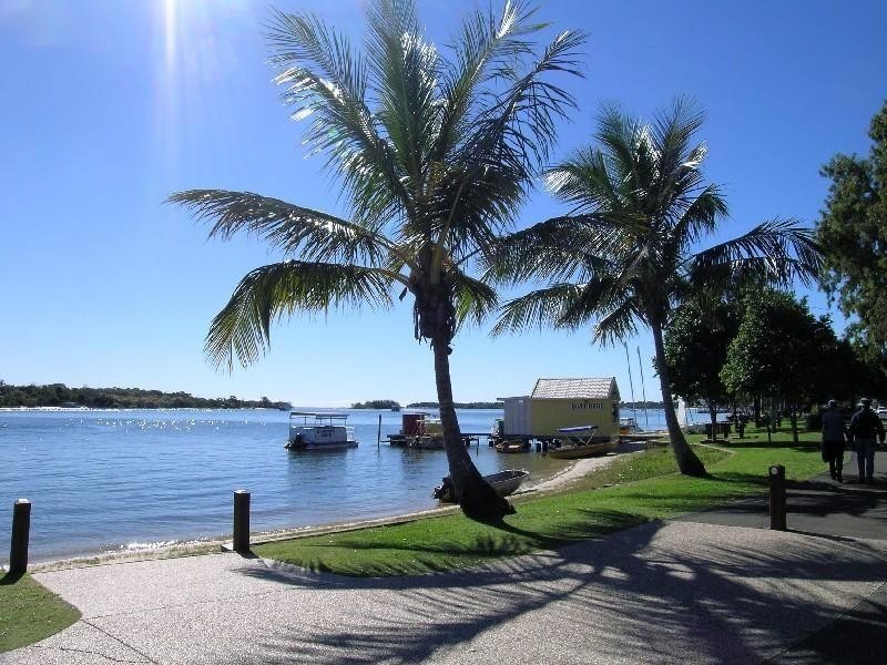 4/2 Swan Street, Noosaville QLD 4566