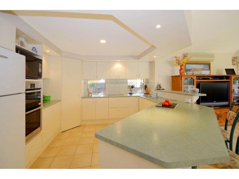 8 Oakland Drive, Tewantin QLD 4565