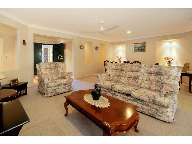 8 Oakland Drive, Tewantin QLD 4565