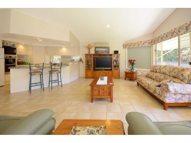 8 Oakland Drive, Tewantin QLD 4565