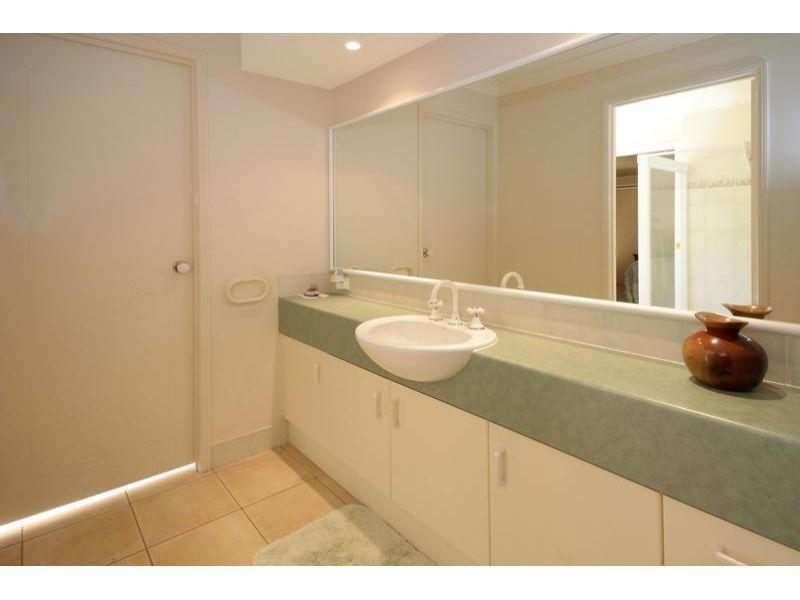 8 Oakland Drive, Tewantin QLD 4565