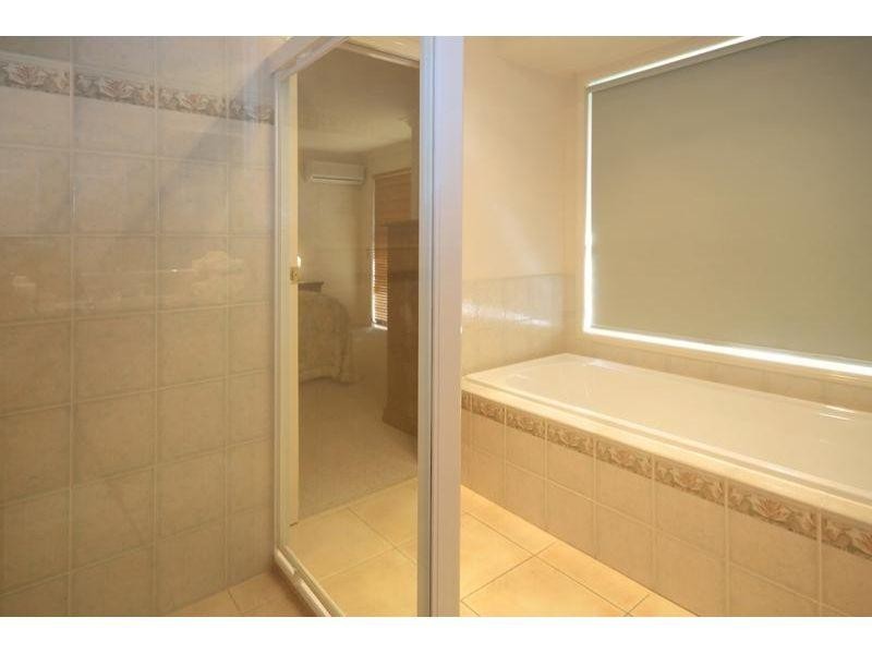 8 Oakland Drive, Tewantin QLD 4565