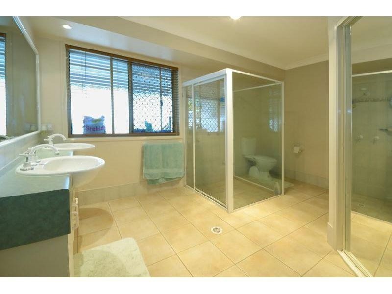 8 Oakland Drive, Tewantin QLD 4565