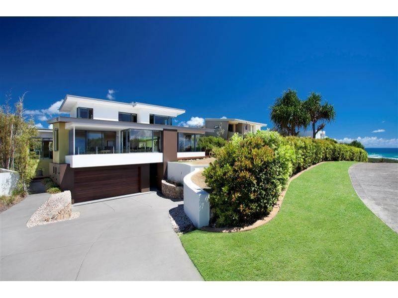 9 Noosa Dunes, Castaways Beach QLD 4567