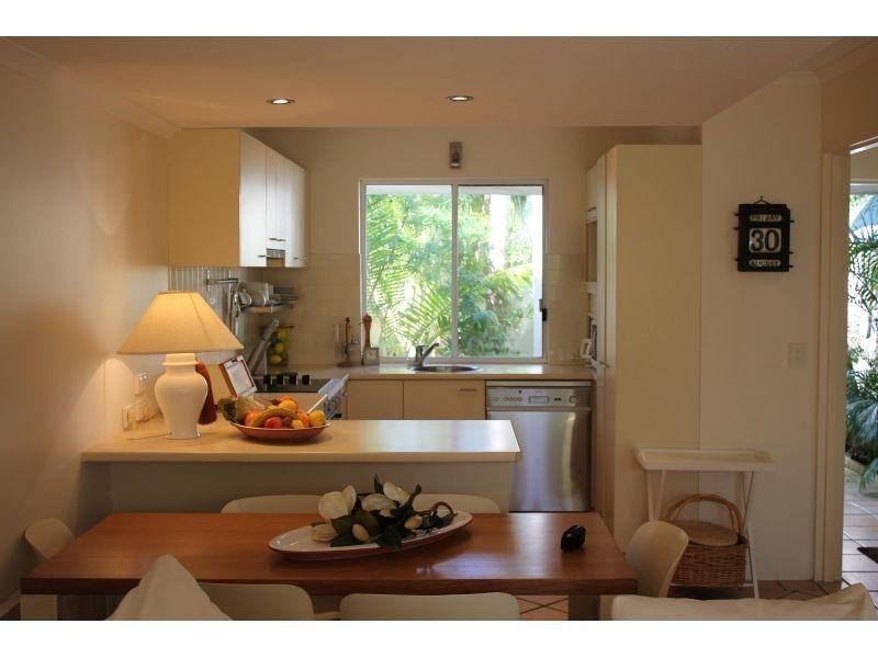 2/23 Noosa Parade, Noosa Heads QLD 4567