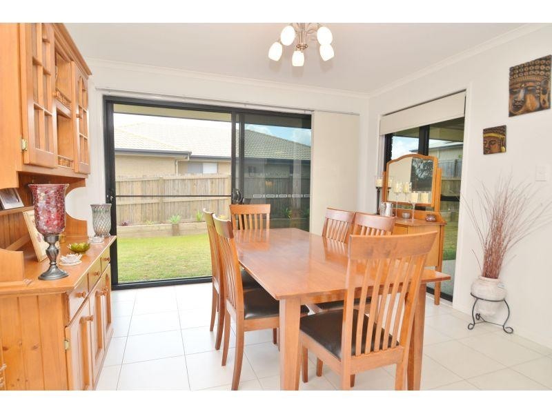 11 Presidential Ave, Jones Hill QLD 4570