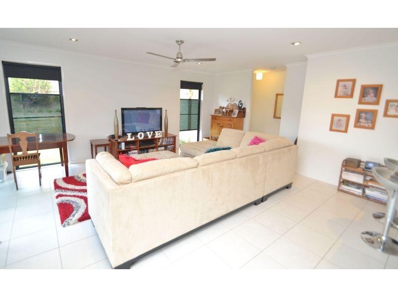 11 Presidential Ave, Jones Hill QLD 4570