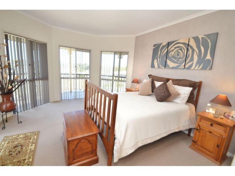 3 Oxley Court, Southside QLD 4570