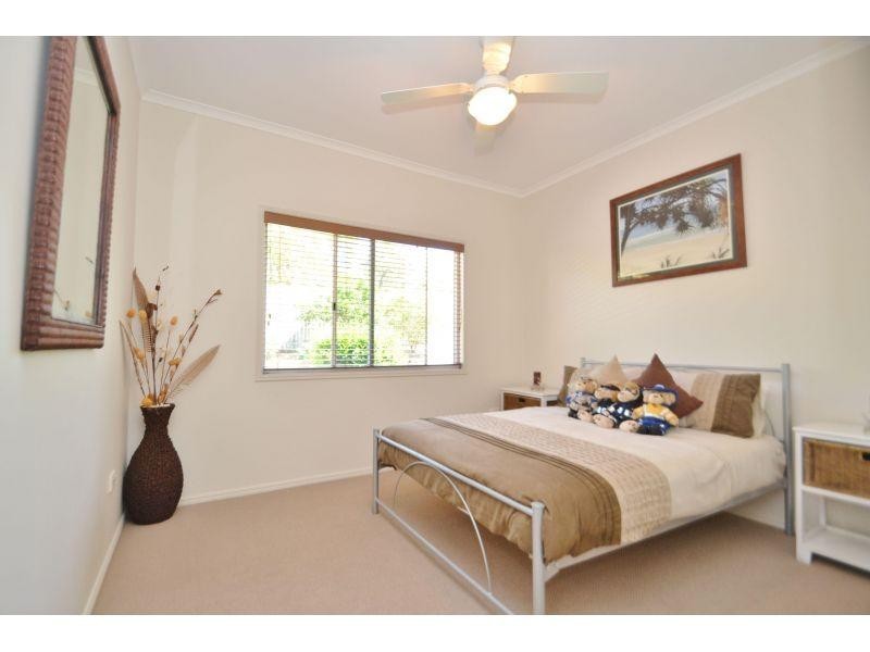 3 Oxley Court, Southside QLD 4570